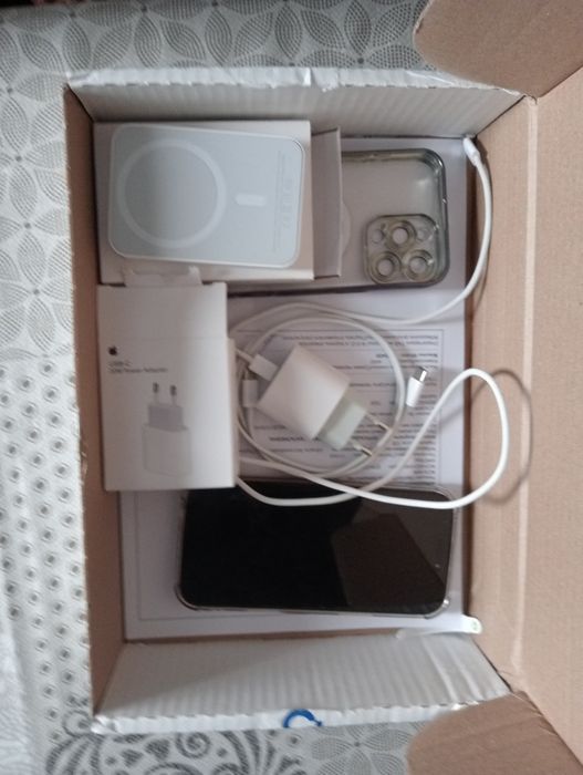 продам телефон новый