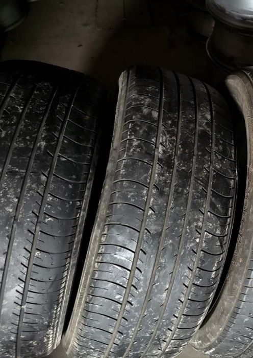 Продам 2 летних баллона 215/55/17
