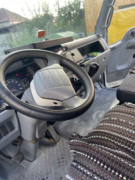 Vand camion Mitsubishi Canter fuso