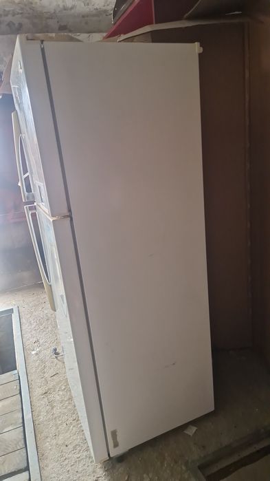 Продам Холодильник LG