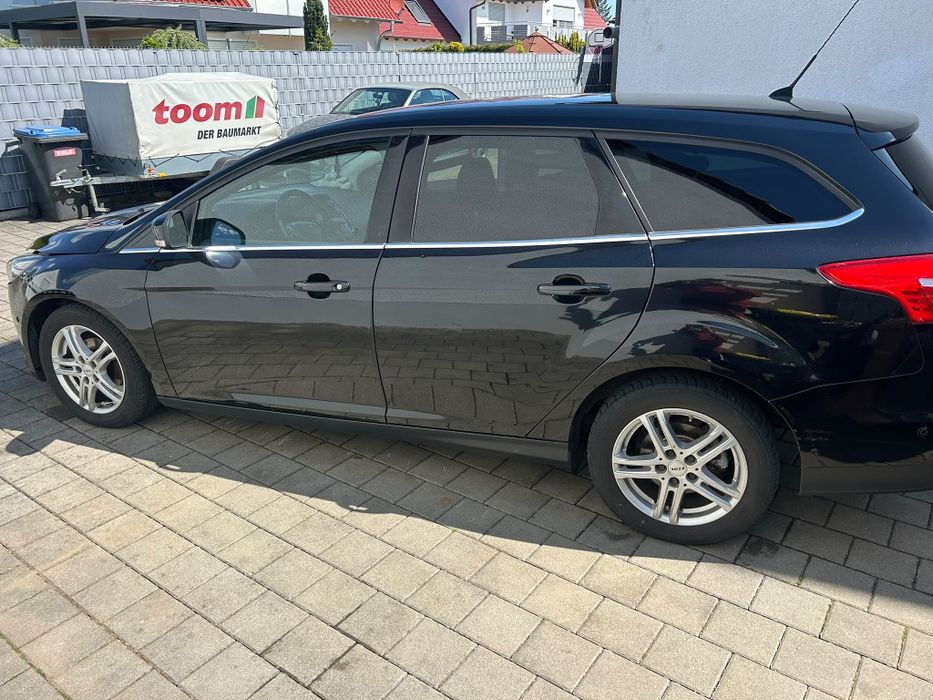 Ford focus  1.0 benzina  2016