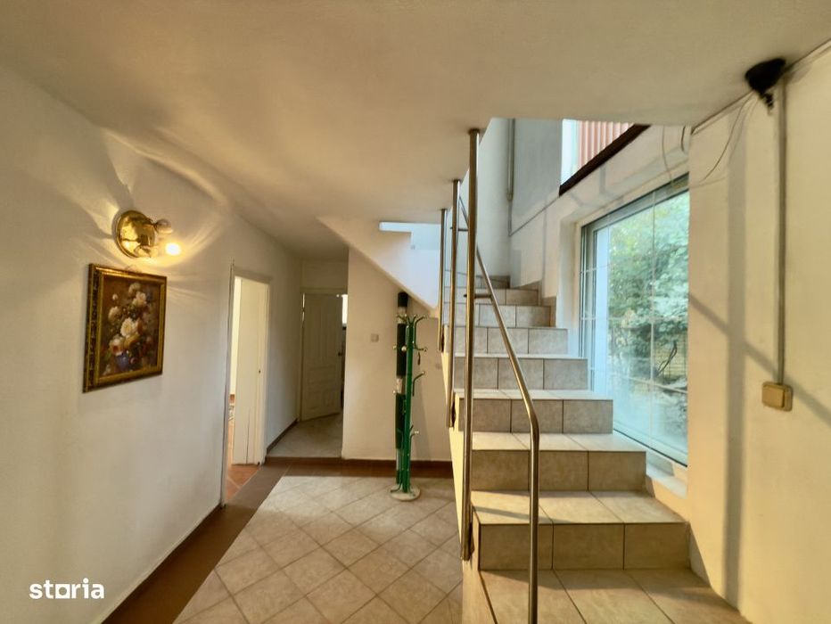 Vila spatioasa P+1+M de vanzare in Agigea | Teren 658 mp | Acces din 2