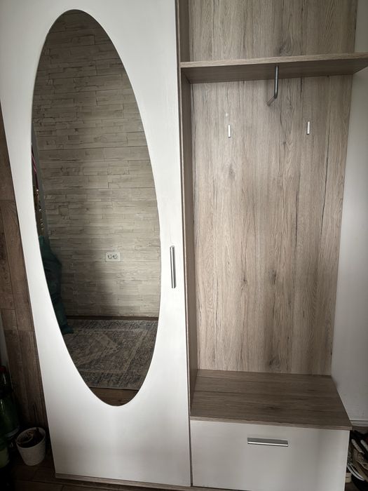 Vand mobilier pentru hol