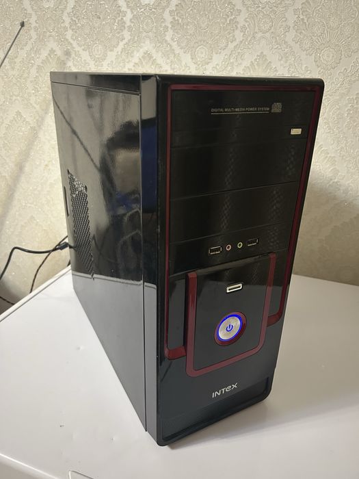 Компьютер с монитором