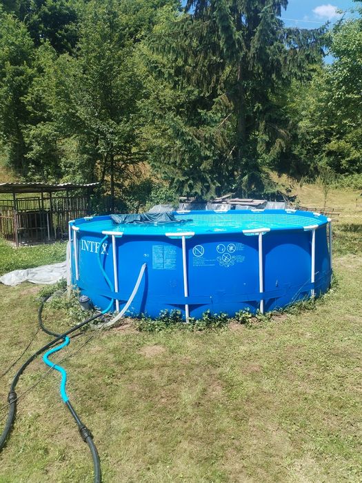 Vând piscina INTEX profesional!!