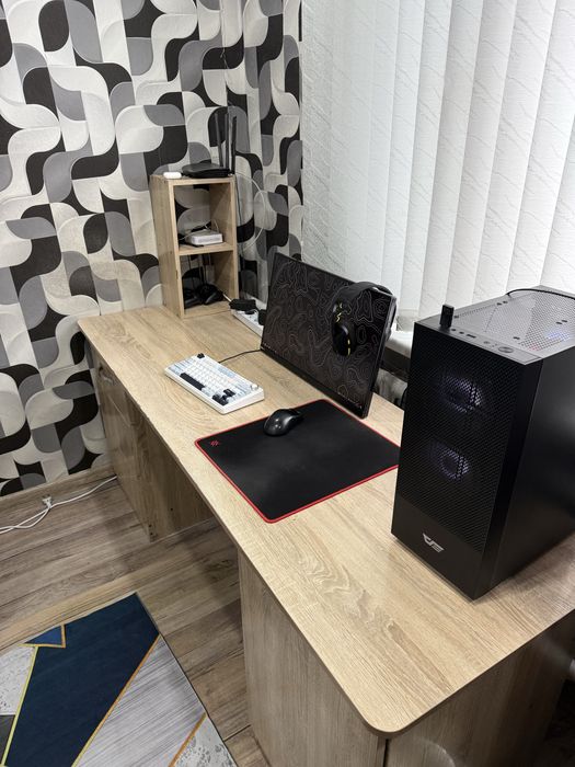 Письменный стол