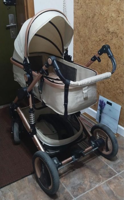 Продаю детскую коляску 2в1