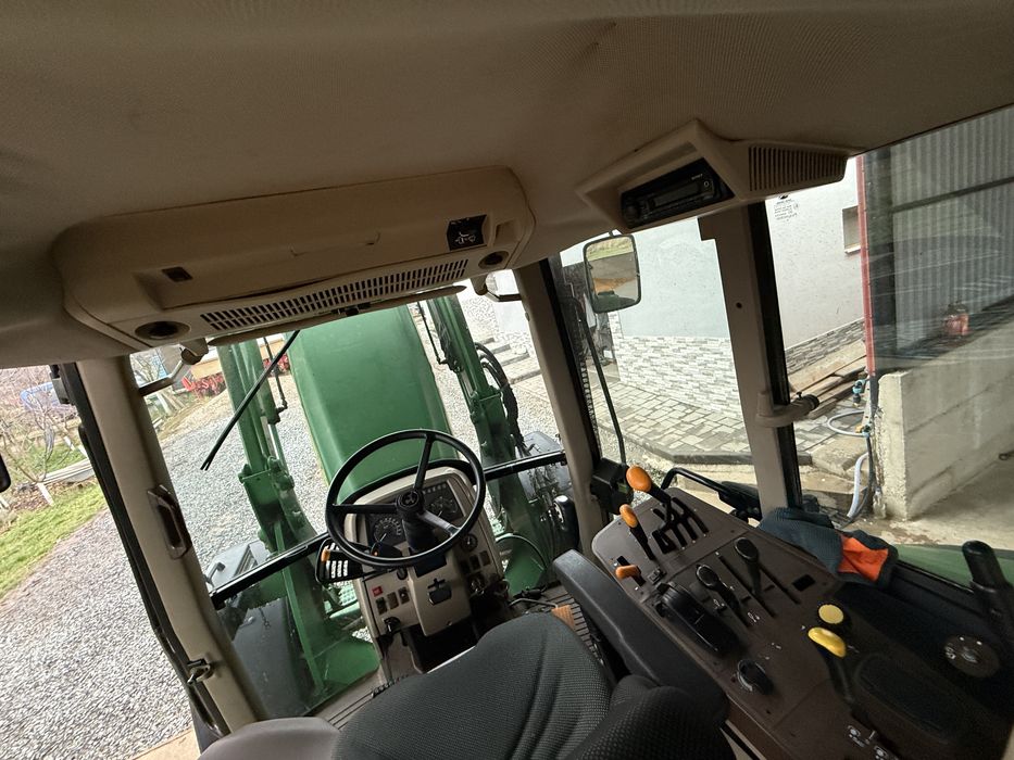 Tractor John deere 6620 Cu incarcator 132 CP
