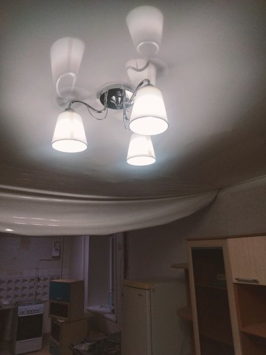 Продам люстру 2000