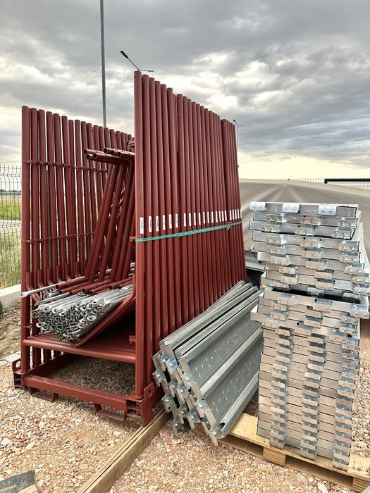 Чисто ново италианско скеле