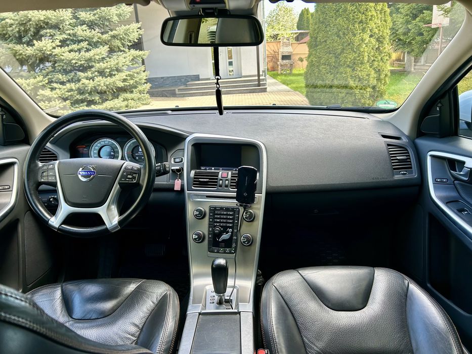 VOLVO XC60 2011 — imagine 4