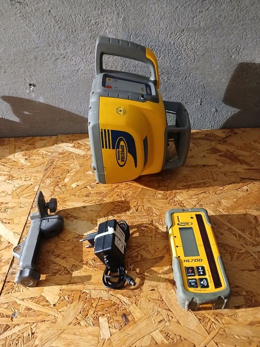 Nivelă laser spectra hilti