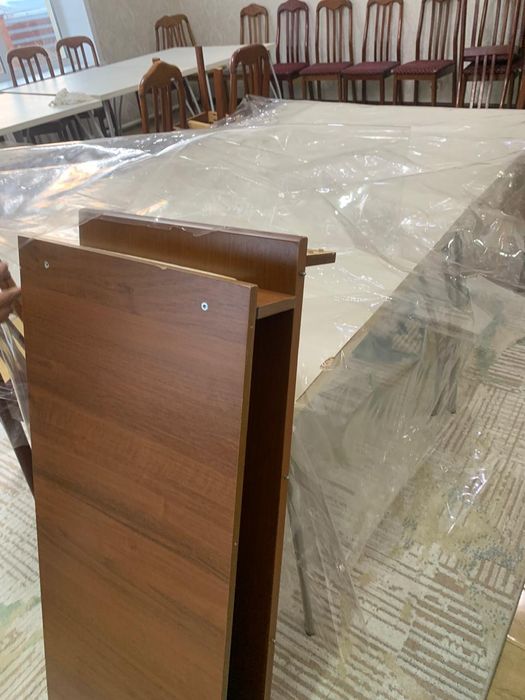 Большой красивый стол