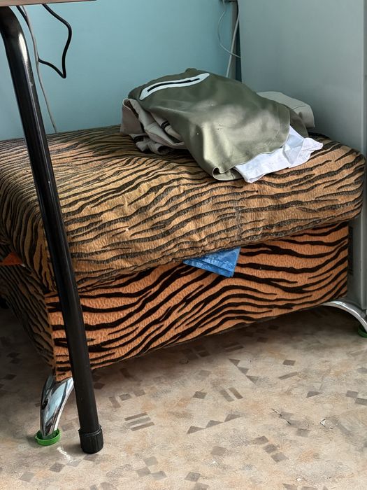 Диван ,кресло и пуфф