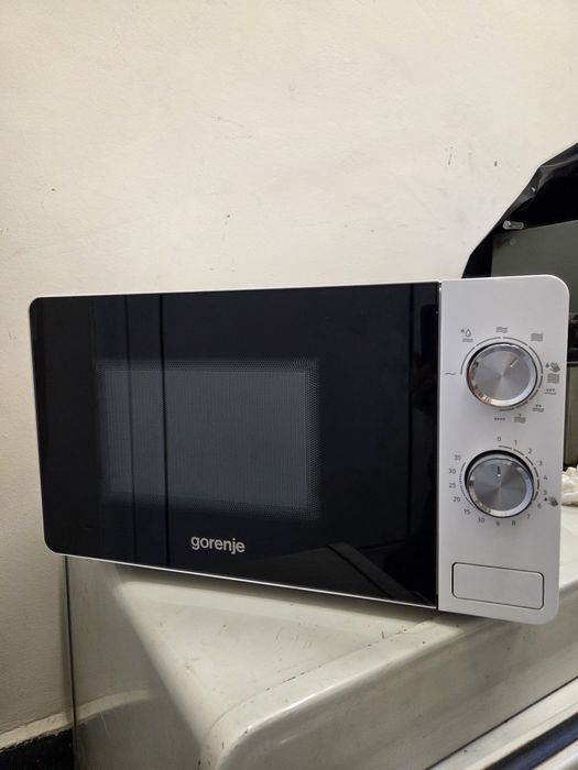 Продавам микровълнова печка Gorenje
