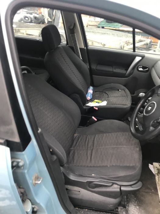 Se dezmembreaza renault scenic 1.6 16v