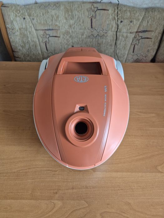 Продам новый пылесос