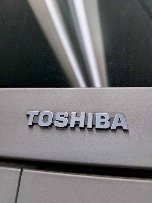 Телевизор Toshiba 29VH37P (29" Flat CRT 100Hz) — Перфектен за Ретро Гейминг!
