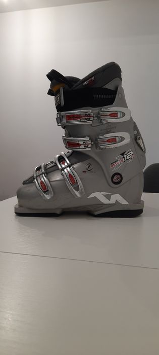 Vând clăpari NORDICA 38