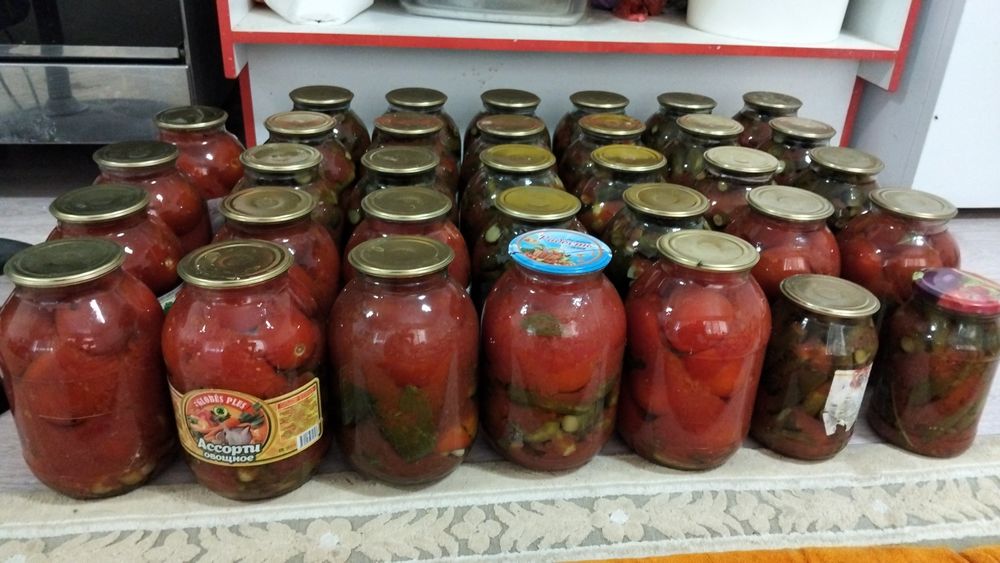 Тұздалған қияр, қызанақ