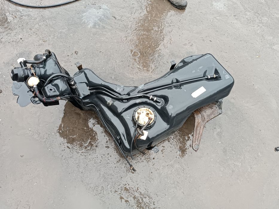 Бензобак Ауди 80