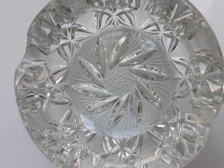 Кристални пепелници, купи и др.