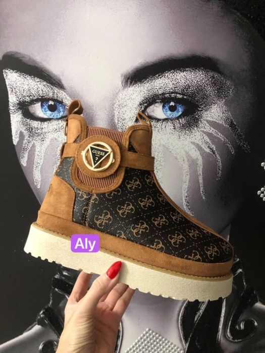 Ugg-uri diferite modele