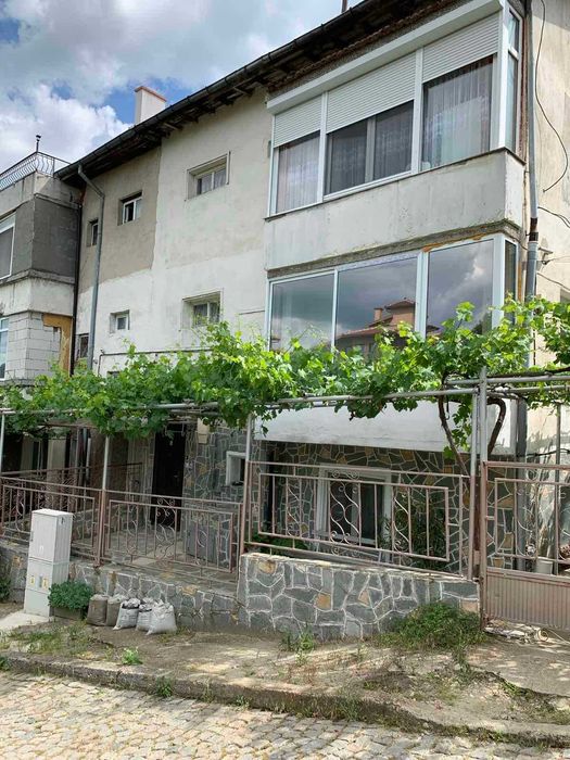 Продава се Тристаен апартамент в Сандански - 80 кв.м за 1052 €/кв.м - Снимка #1