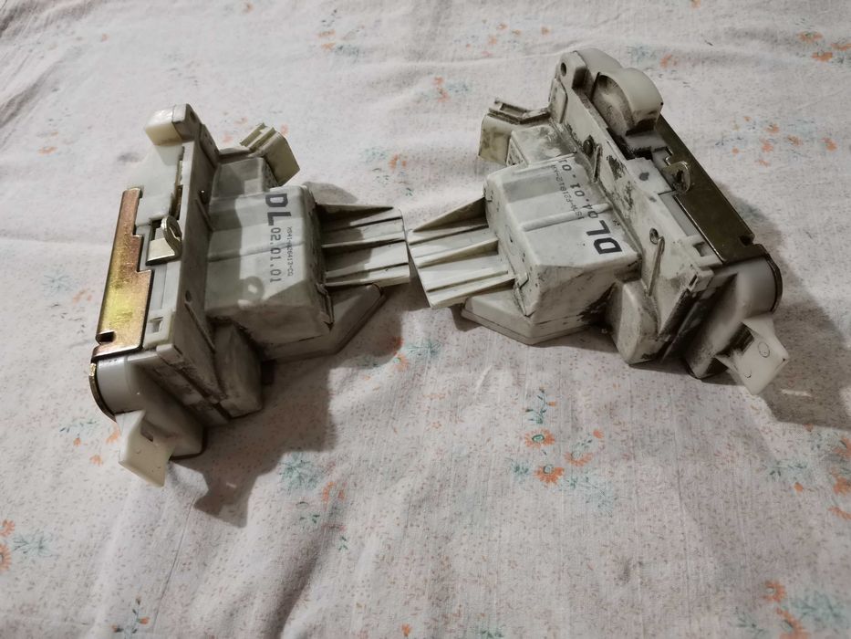 Брави за Ford Mondeo задни врати 2 бр ЗА 10 ЛВ ОБЩО