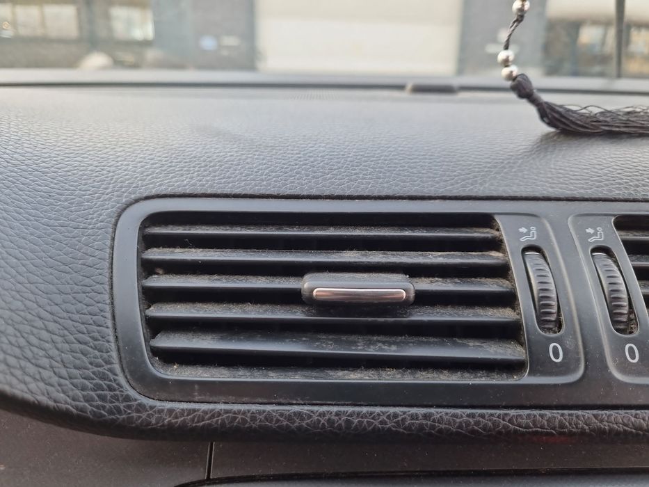 Grila aerisire centrala Volkswagen Passat B6 Variant (3C5) [Fabr 2005