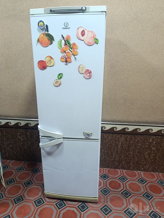 Холодильник Indesit