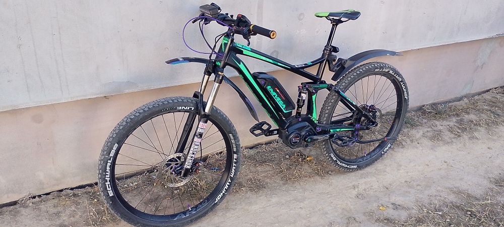 Vând bicicleta electrica full suspension Bosch