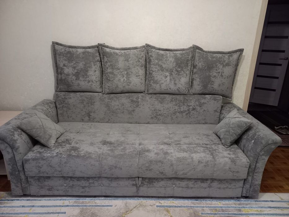 Стильный уютный диван