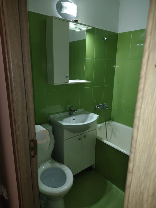 Închiriez garsoniera