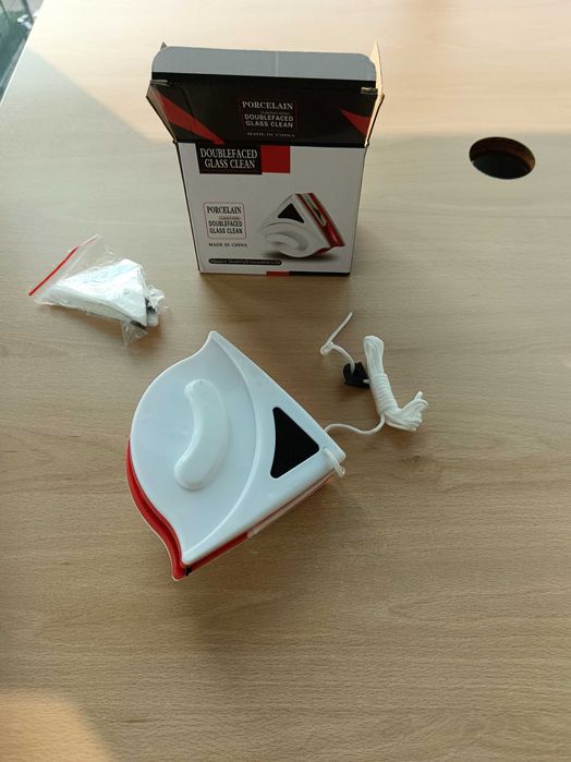 Магнитен чистач за стъкла-прозорци