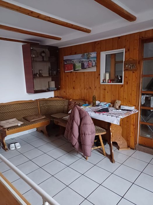 Casa si spatiu comerical de inchiriat