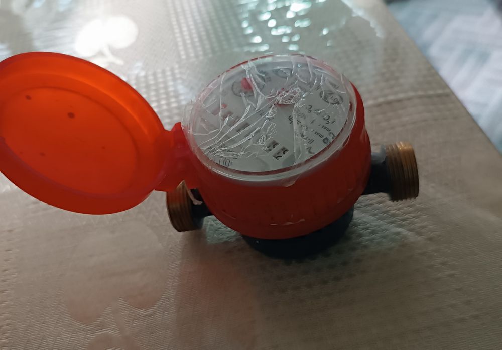 Куртка кофемолка ручной шарф счётчик воды