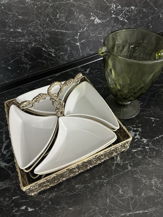 Менажница и кувшин .