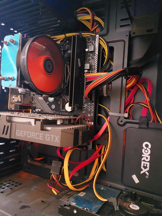 Kompiyuter Komplekt sotiladi