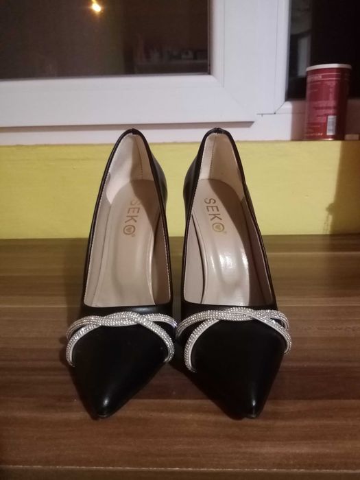 Обувки дамски официални