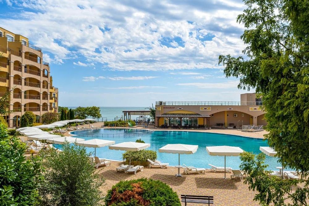 Продава се Двустаен апартамент в Ахелой - 74 кв.м за 1068 €/кв.м - Снимка #1