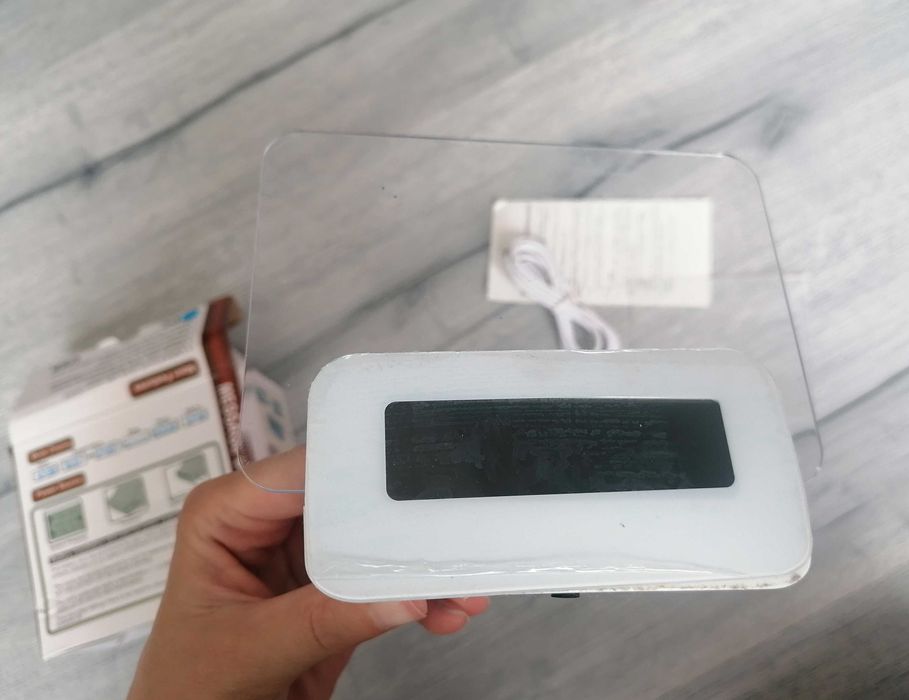 Ceas electronic camera