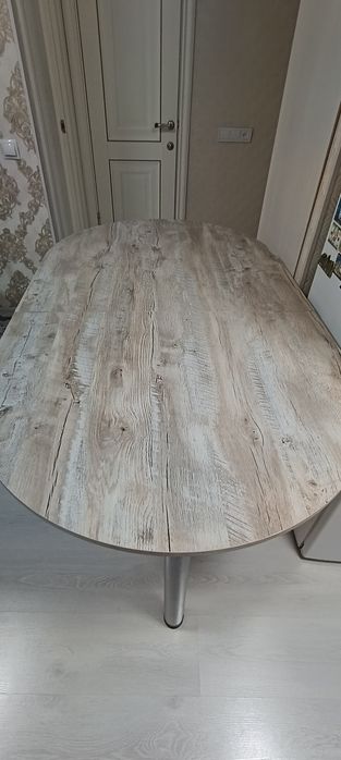 Продам  кухонный стол