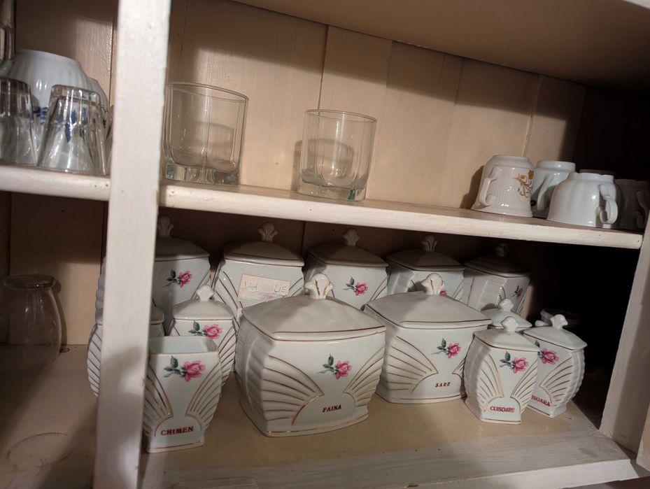 Set vintage, perioada comunista, 1970