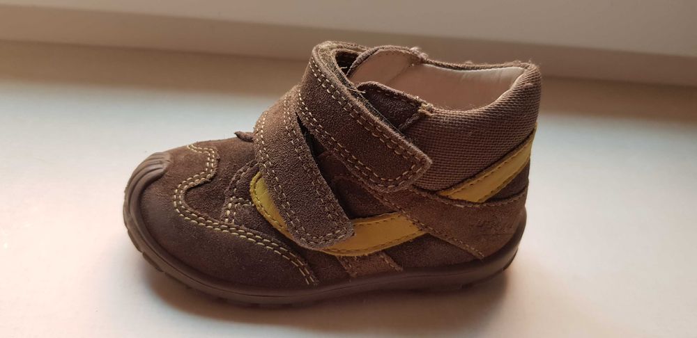 Бебешки обувки от естествена кожа. 20 номер