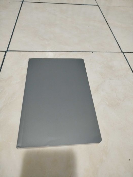 Agenda de scris unica. Nu se rup si nu se uda foile. Pret 100 Lei