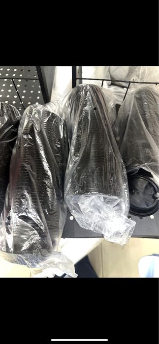 "Черная крышка с клапаном d90  "