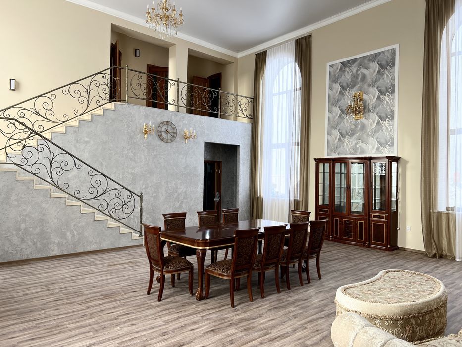 Продам коттедж 410 кв.м. 4 уровня