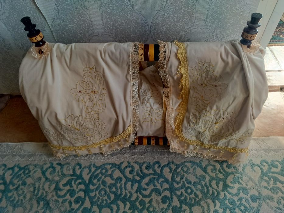 Продам бесік в хорошем состоянии