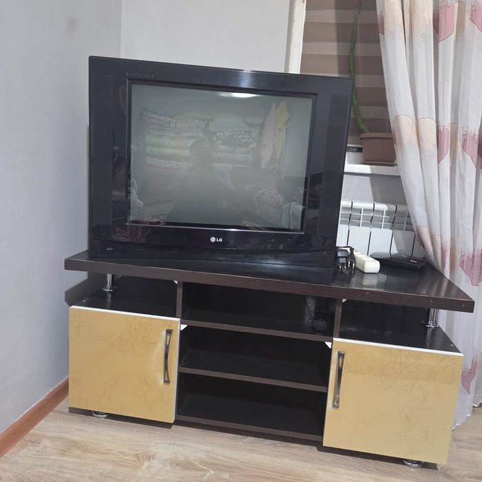 Телевизор Lg с подставкой